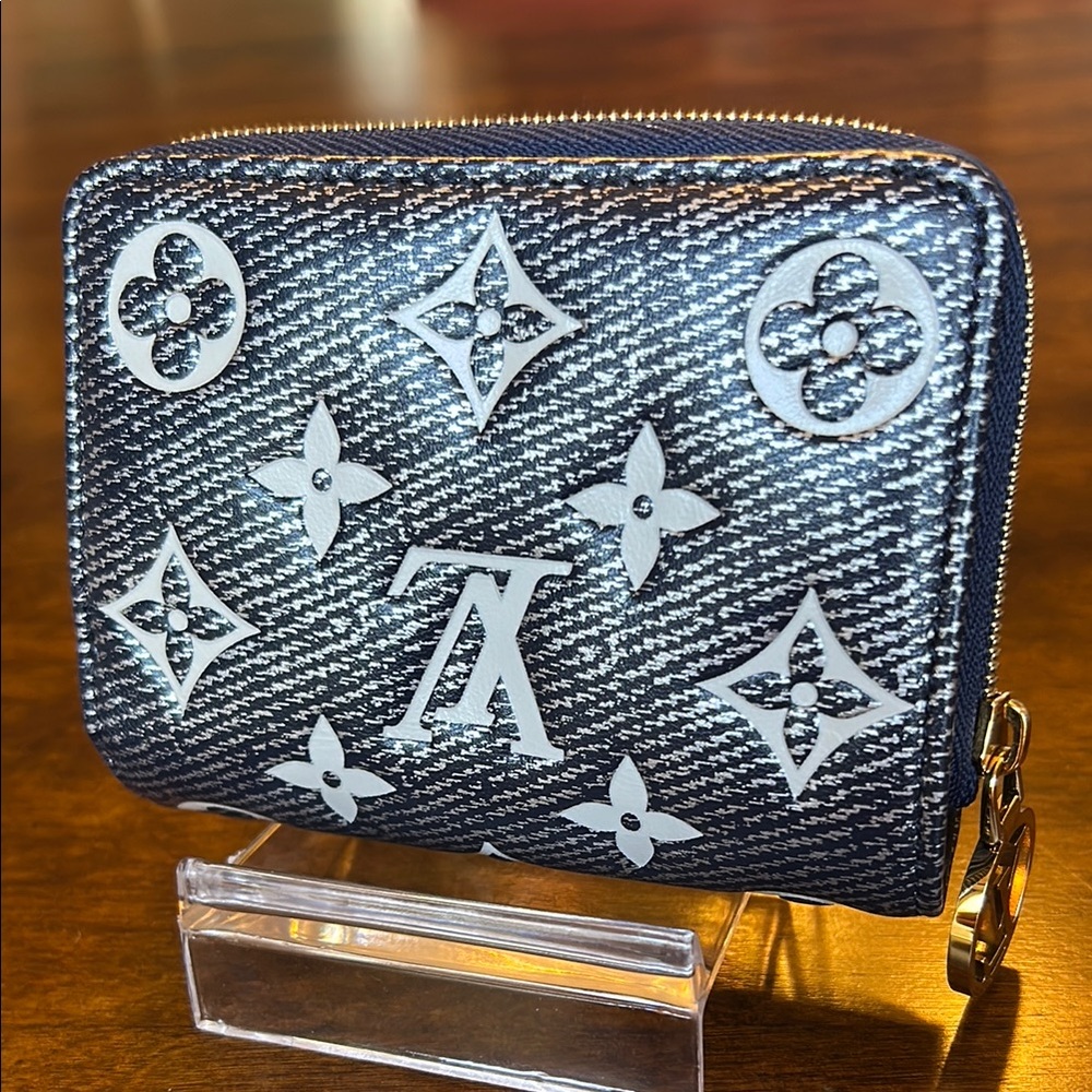 Louis Vuitton Monoglam Lou Wallet